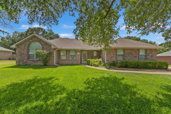 409 Childs Drive, Fairfield, TX 75840