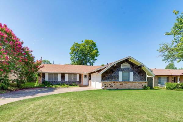 2708 Peach Tree Lane, Irving, TX 75062