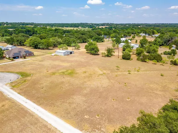 121 Steele Meadow Court, Azle, TX 76020