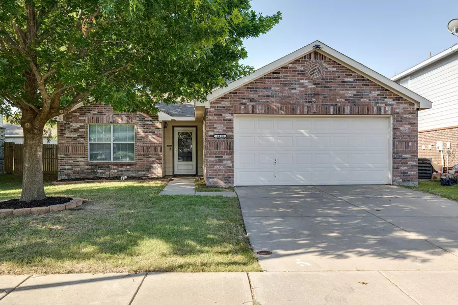 8413 Star Thistle Drive, Fort Worth, TX 76179