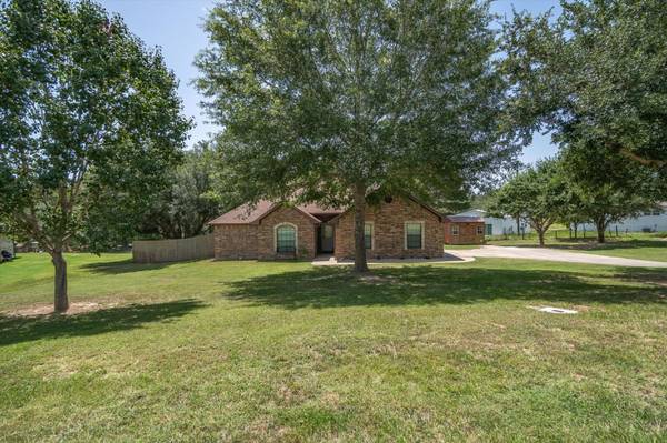 11786 Meadow Creek Drive, Brownsboro, TX 75756