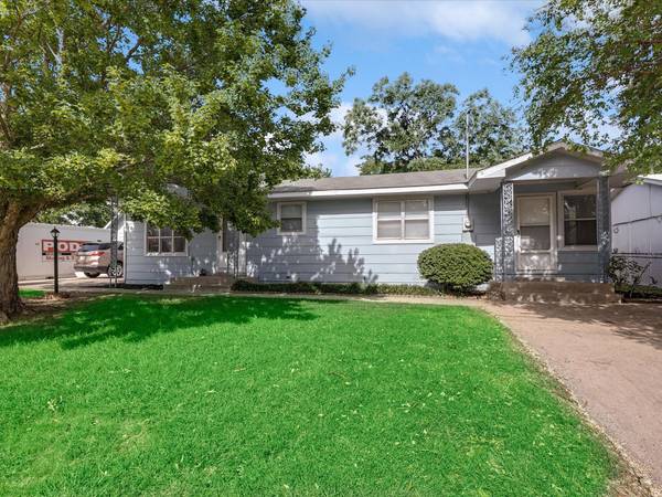 296 S Lakeview Drive, Lake Dallas, TX 75065