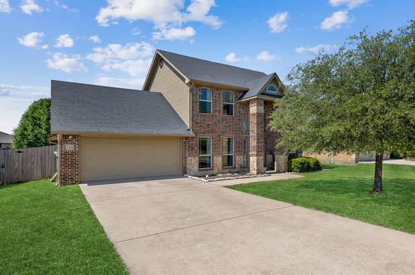 1721 Lakeway Drive, Cleburne, TX 76033