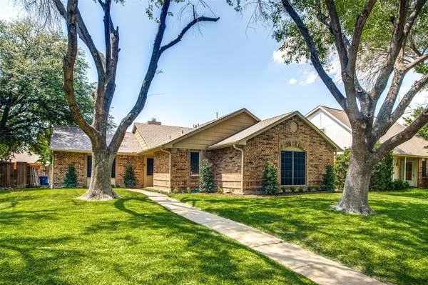 6828 Younger Drive, The Colony, TX 75056