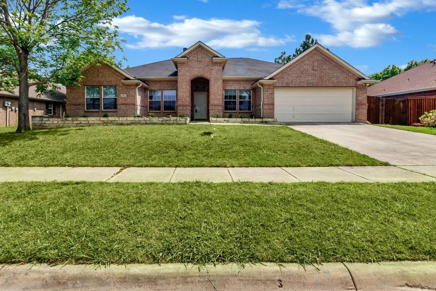 1011 Diane Street, Aubrey, TX 76227