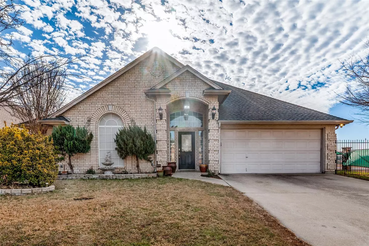 Saginaw, TX 76179,837 Sky Creek Court