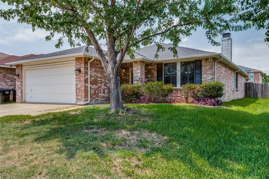 3868 Country Lane, Fort Worth, TX 76123