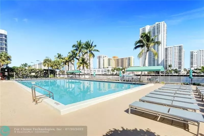 Hallandale Beach, FL 33009,1000 Parkview Dr  #114