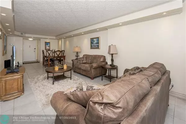 Hallandale Beach, FL 33009,1000 Parkview Dr  #114