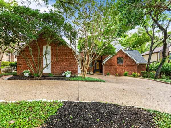 2936 N Saint Andrews Drive, Richardson, TX 75082