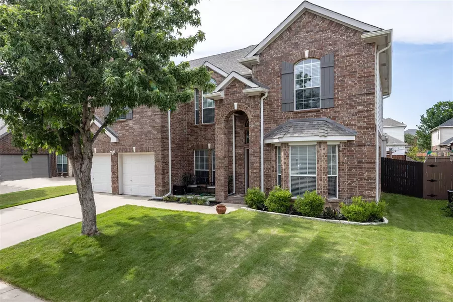 3816 Applesprings Drive, Fort Worth, TX 76244