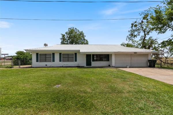 109 W Walnut Street, Mabank, TX 75147