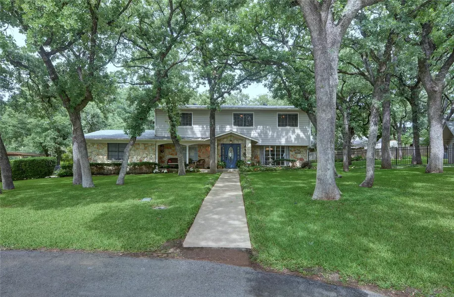 3409 Shorewood Court, Arlington, TX 76016