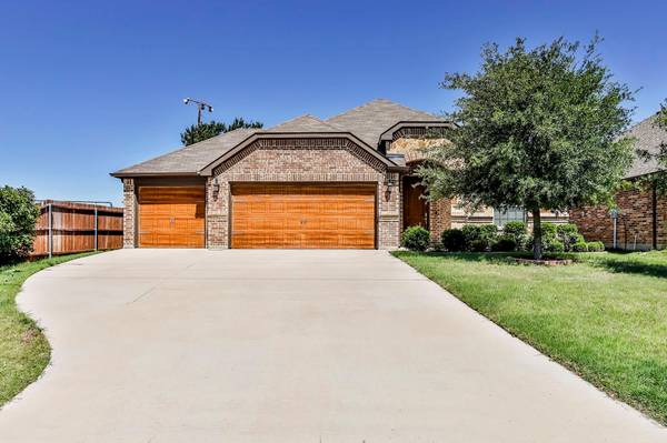 304 Ovaletta Drive, Justin, TX 76247