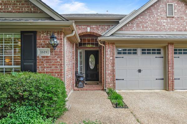 1619 Villa Court, Corinth, TX 76210