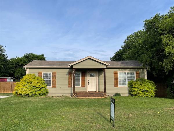 618 N Prairie Street,  Pilot Point,  TX 76258