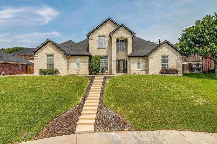 400 Shenandoah Drive, Burleson, TX 76028