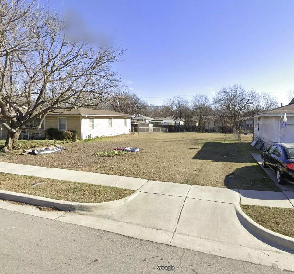 Fort Worth, TX 76115,4117 S Henderson Street