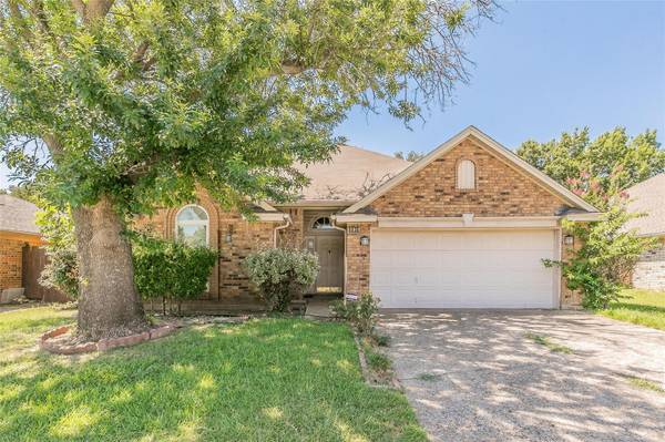 6036 Hilltop Drive, Watauga, TX 76148