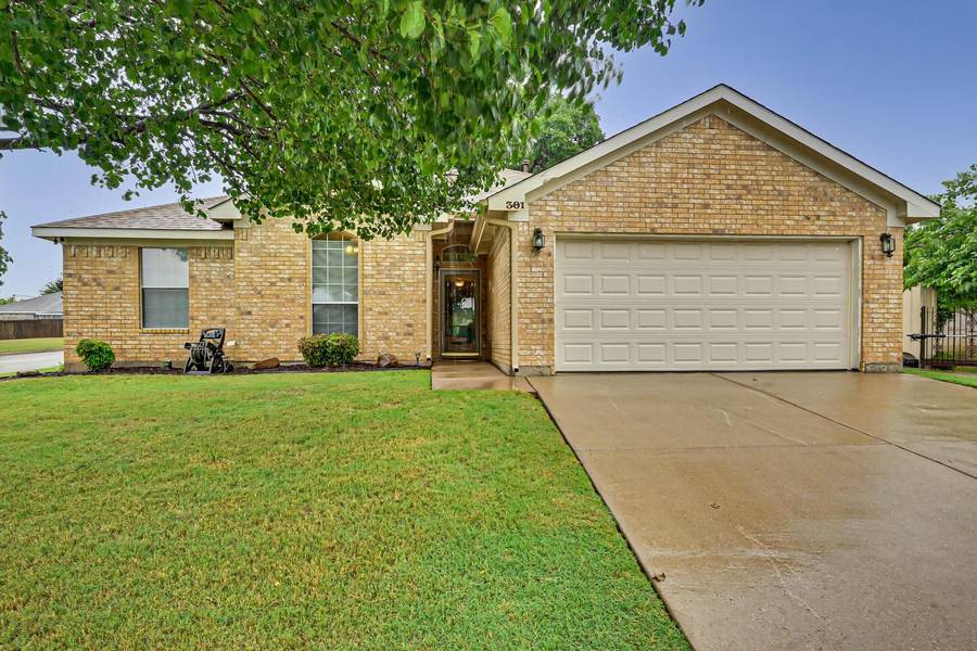 301 Sweetwater Drive, Weatherford, TX 76086