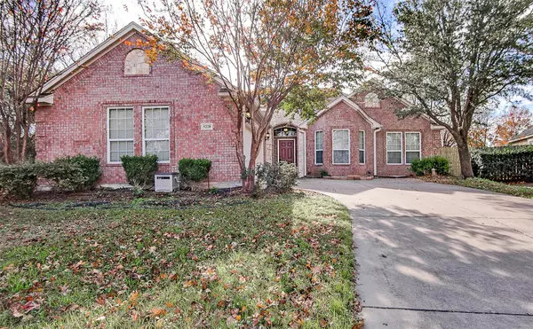 5228 Estrella Lane, Benbrook, TX 76126