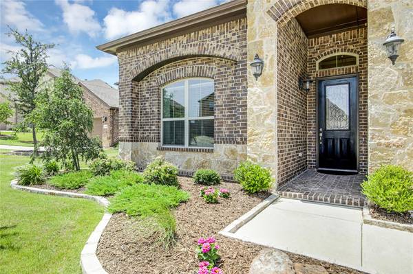 5813 Canyon Oaks Lane,  Fort Worth,  TX 76137