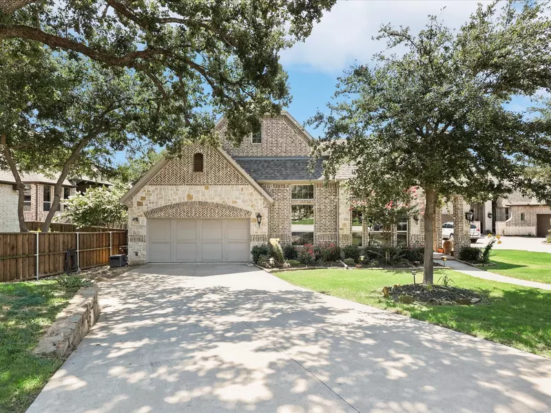 1215 Falcon Drive, Grapevine, TX 76051