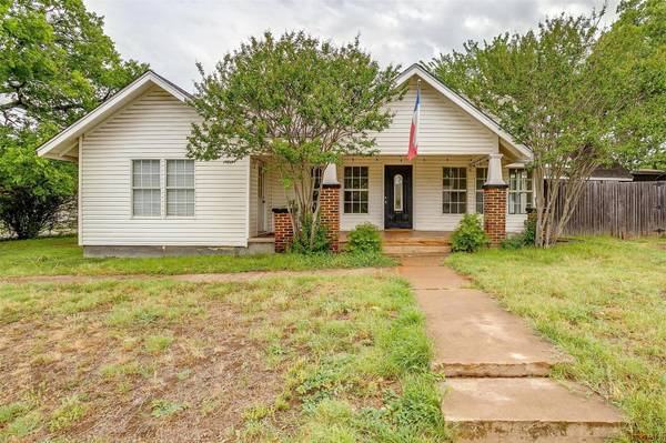 201 E 14th Street, Joshua, TX 76058