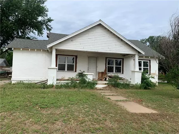 211 N Grant Avenue, Canton, OK 73724