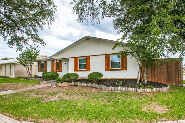 2043 Chatsworth Road, Carrollton, TX 75007