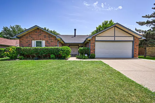 309 E Crossland Boulevard, Grand Prairie, TX 75052