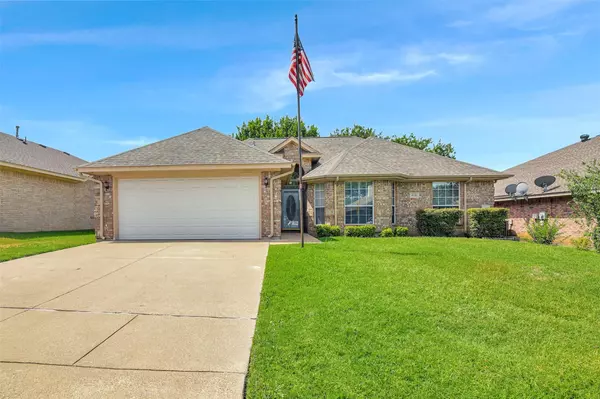 3716 Broken Pine Trail, Fort Worth, TX 76137