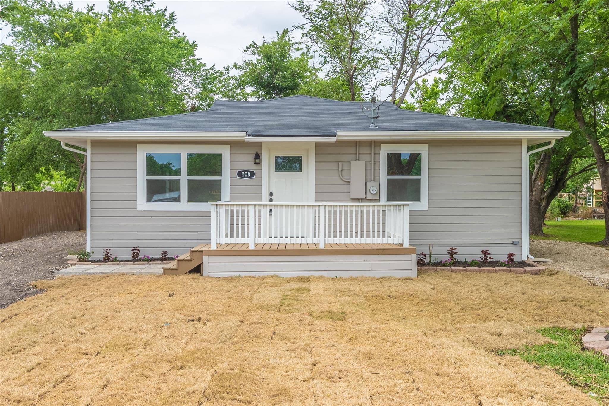 Quinlan, TX 75474,508 E Kirby
