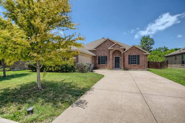 117 Hickory Creek Drive, Red Oak, TX 75154