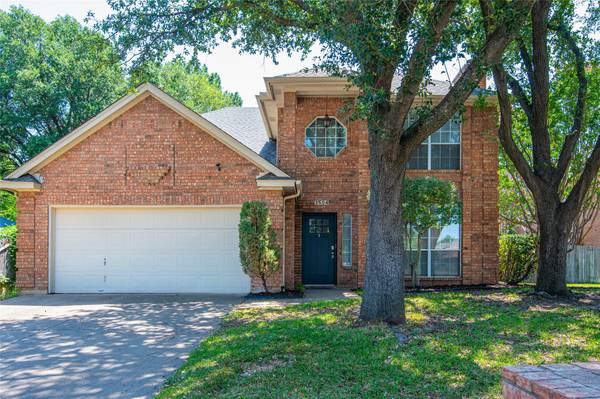 3504 Pembroke Place, Bedford, TX 76021