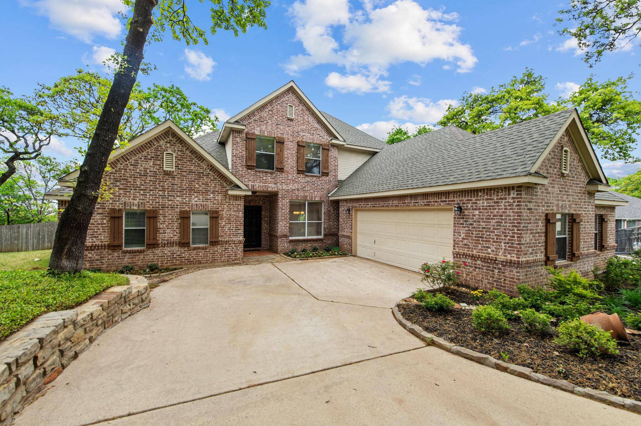 Trophy Club, TX 76262,5 Shady Oaks Court