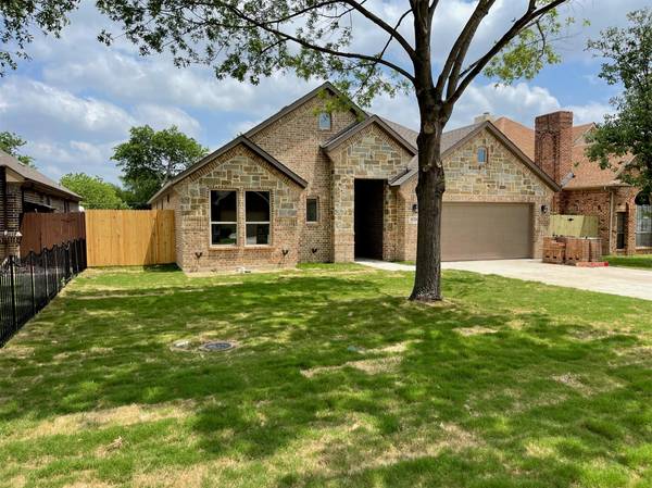 1626 Ave E, Grand Prairie, TX 75050