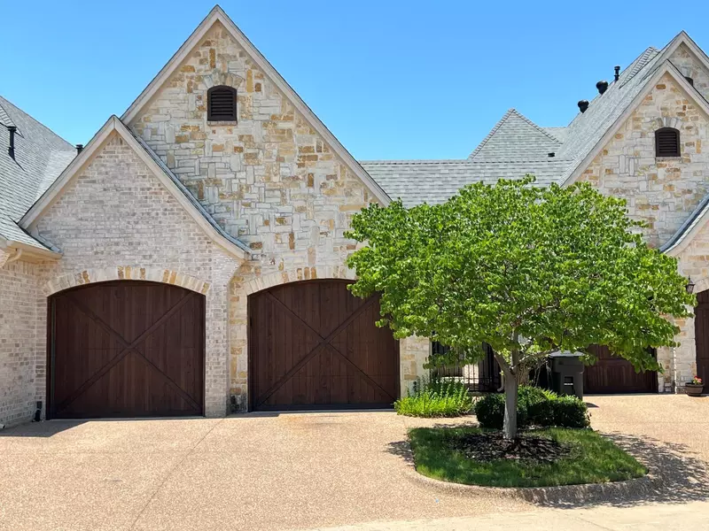 2305 Vineyard Drive, Granbury, TX 76048