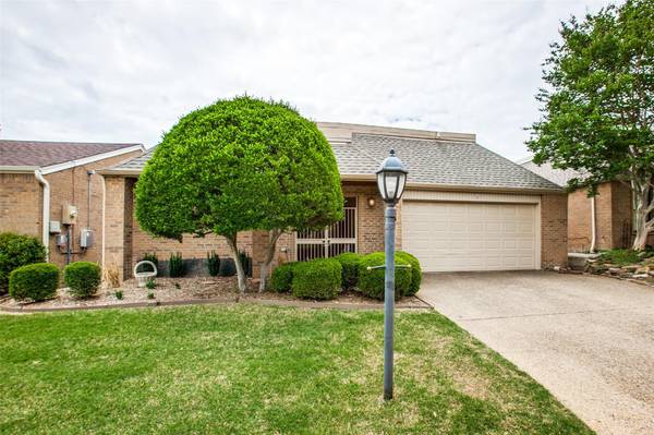 46 Crown Place, Richardson, TX 75080