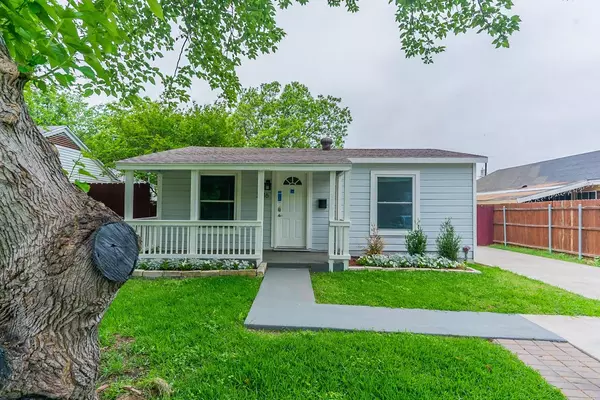 2916 Livingston Avenue, Fort Worth, TX 76110