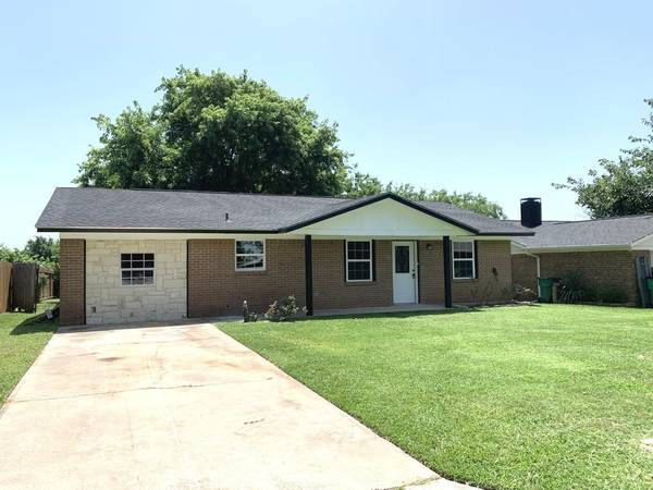 1912 Arkansas Street, Gainesville, TX 76240