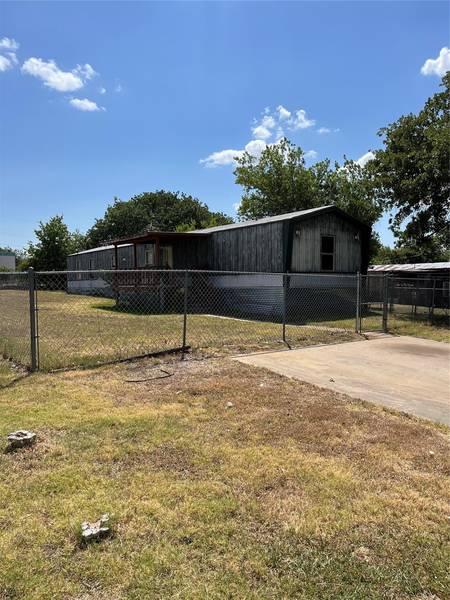 24 Lee Street, Keene, TX 76059