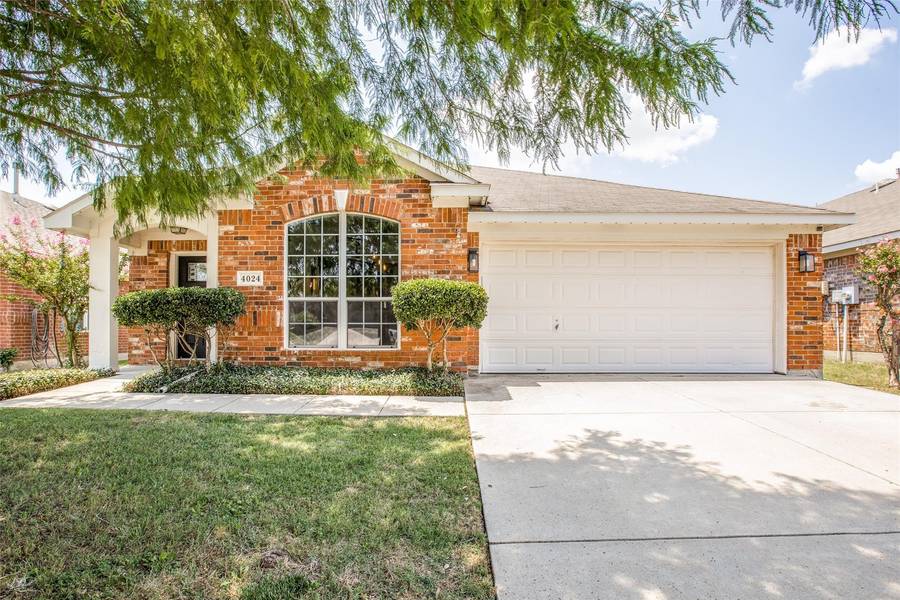 4024 Summerhill Lane, Fort Worth, TX 76244