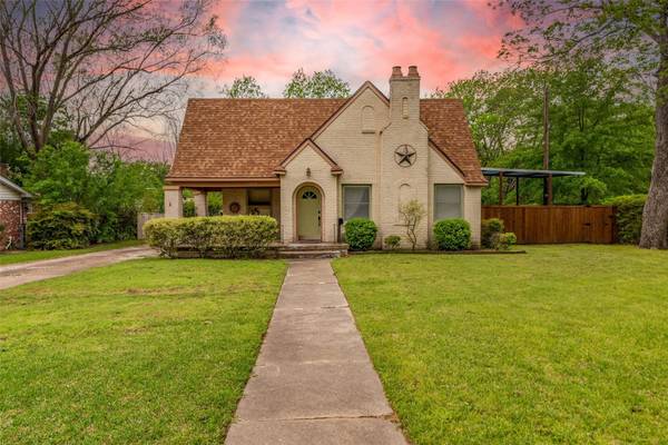 2416 N Woods Street, Sherman, TX 75092