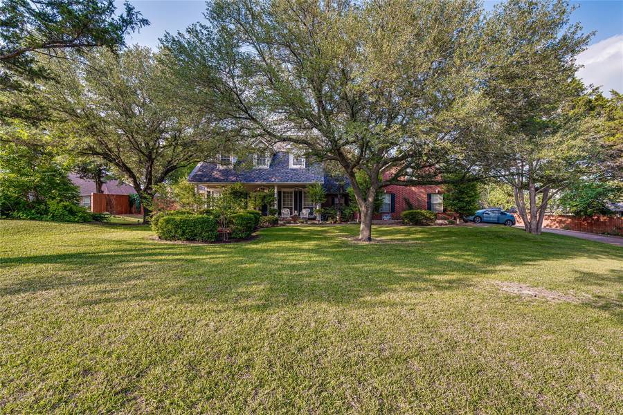 915 Red Oak Creek Drive, Ovilla, TX 75154