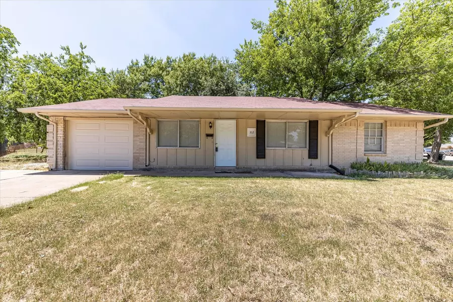 312 S Cherry Lane, Granbury, TX 76048