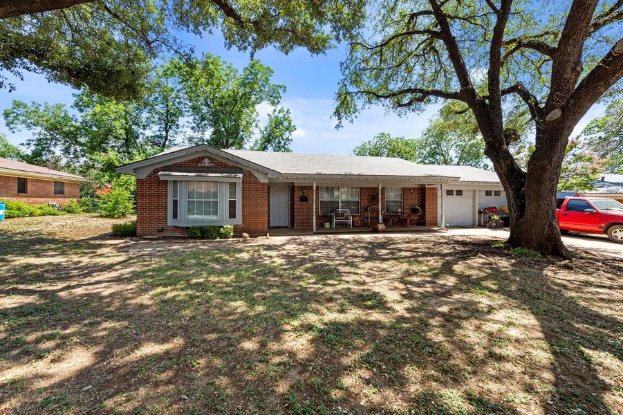 321 Cotillion Road, Fort Worth, TX 76134