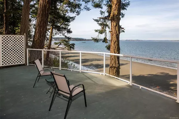 Saanich, BC V8Y 2L6,4771 Timber Pl