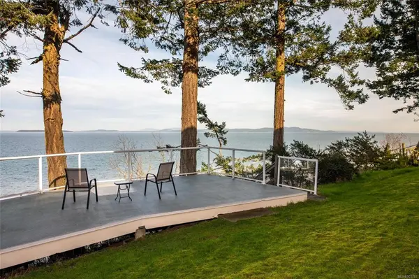 Saanich, BC V8Y 2L6,4771 Timber Pl