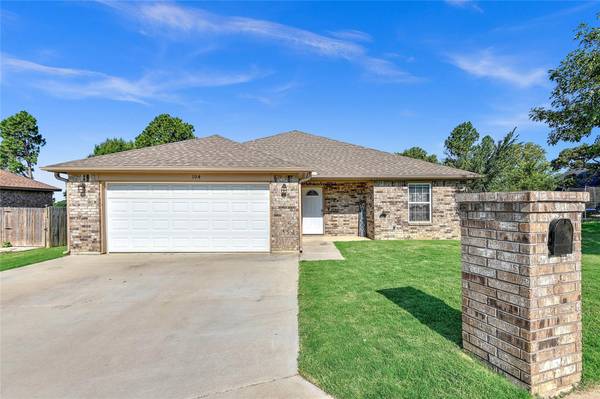 104 Sara Court,  Collinsville,  TX 76233